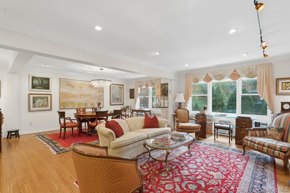 Dining room, Interior, Living room, Pendant Lights, Recessed Lighting, Wood Texture Flooring