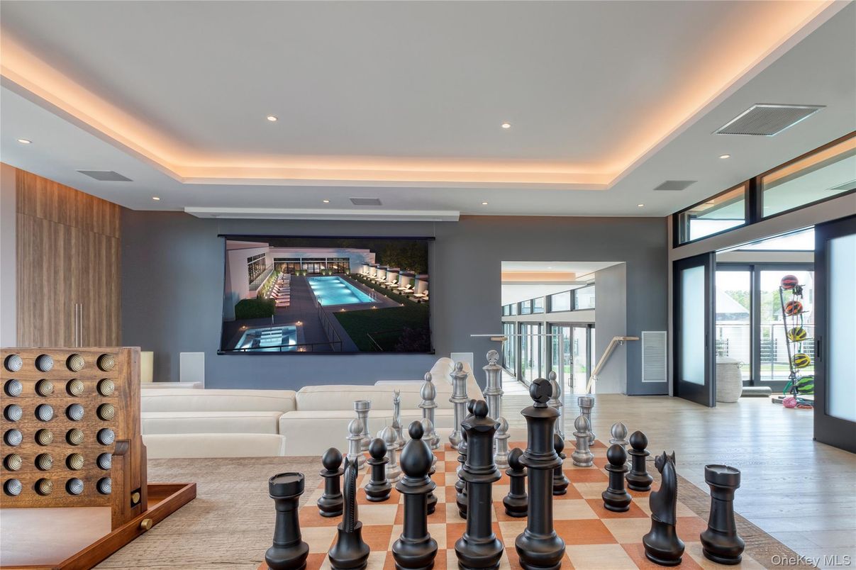 Interior, Projection Screen, Recessed Lighting