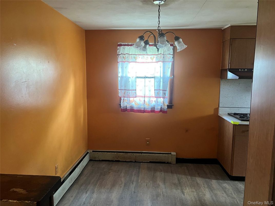 Chandelier, Empty room, Interior, Wood Texture Flooring