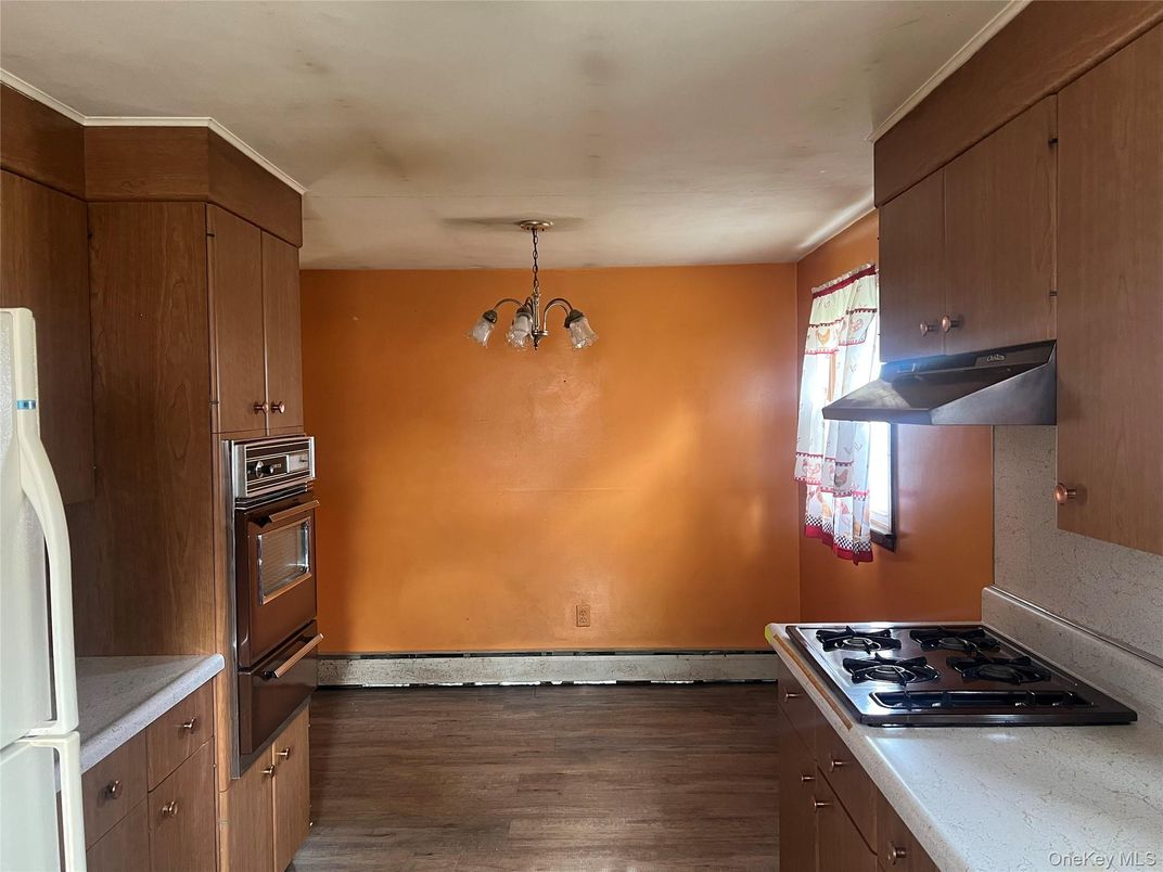 Interior, Kitchen, Pendant Lights, Wood Texture Flooring