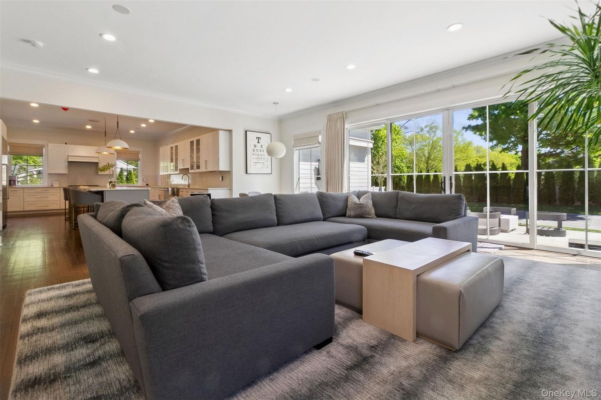 Interior, Kitchen, Living room, Pendant Lights, Recessed Lighting, Wood Texture Flooring