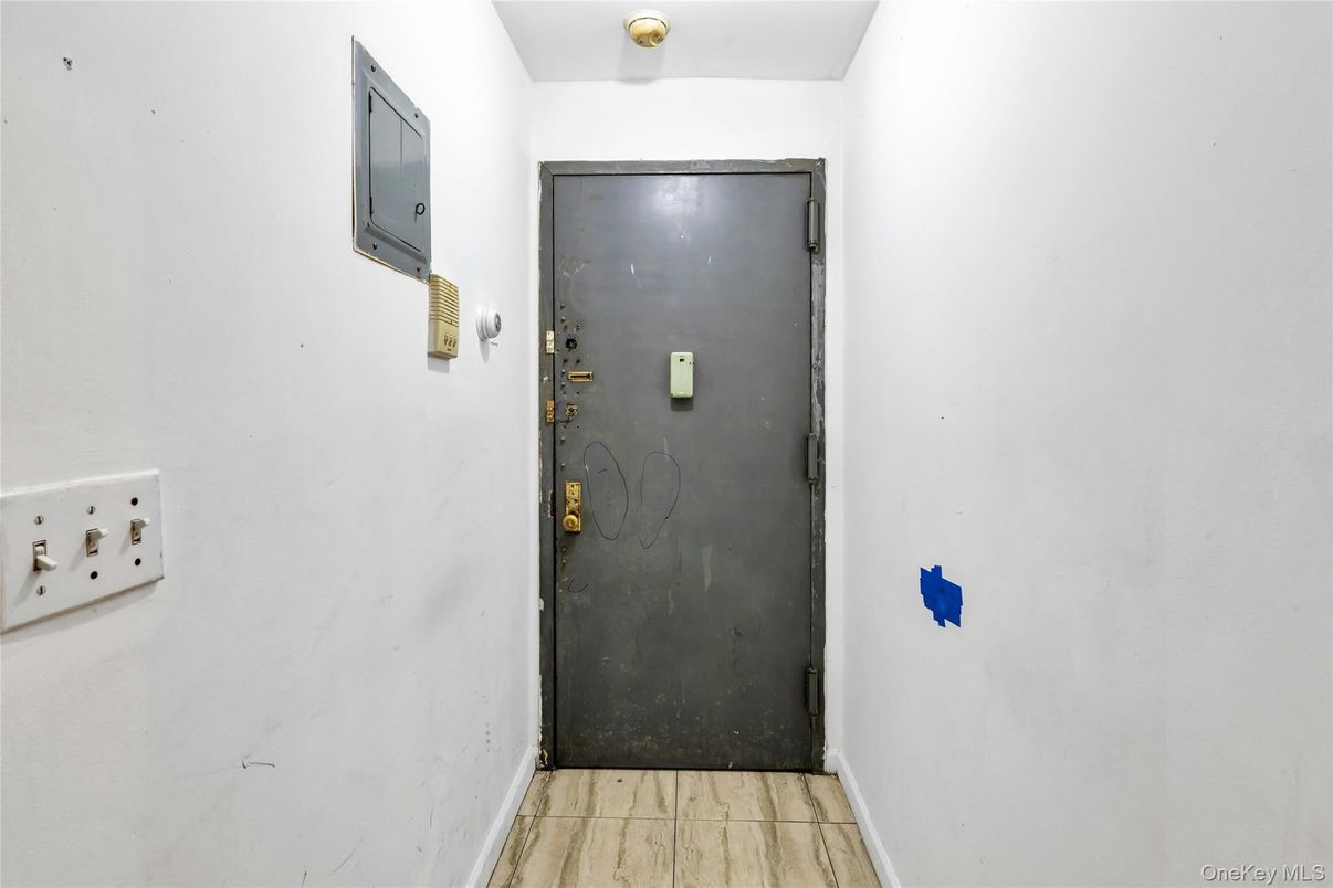 Elevator, Interior, Wood Texture Flooring