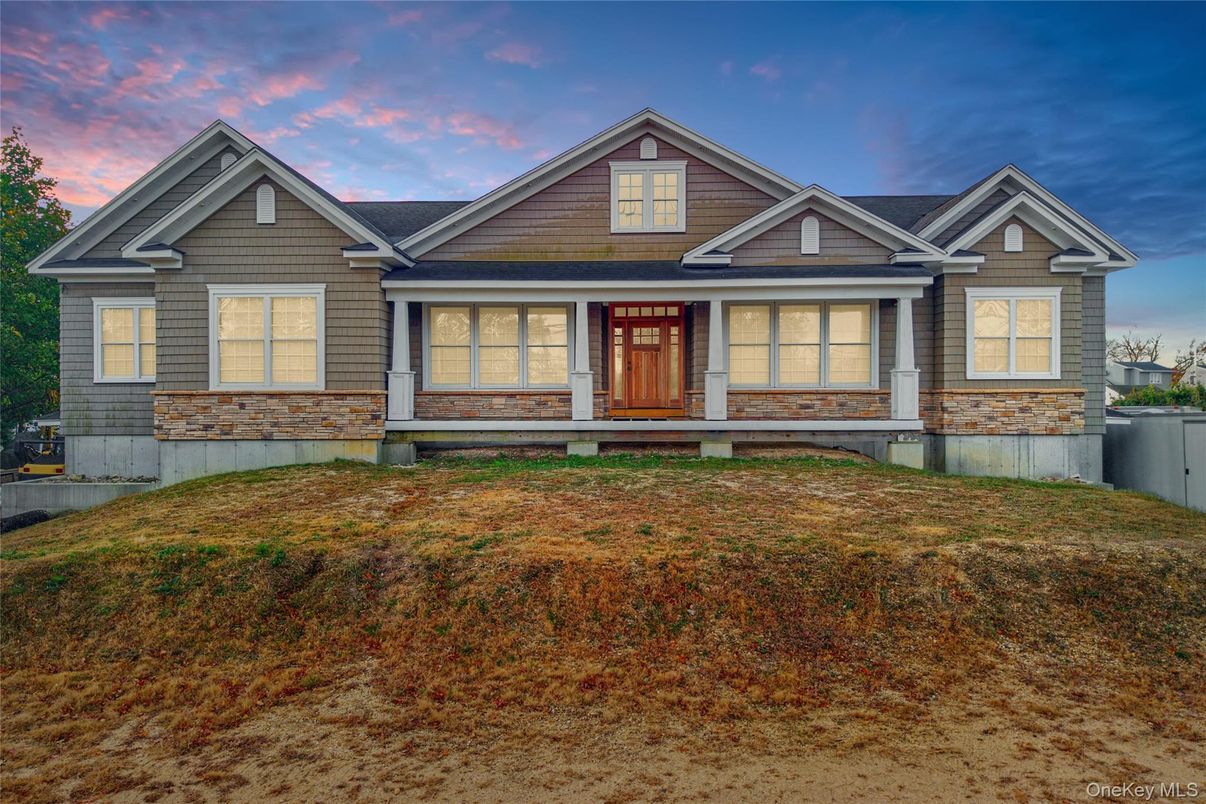 Exterior, Facade, American Craftsman