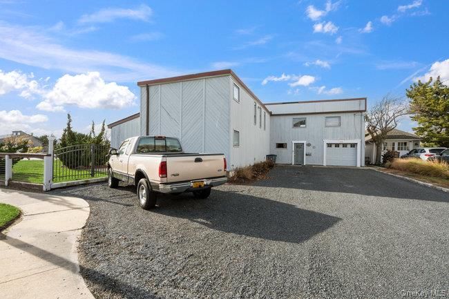 Detached Garage, Exterior