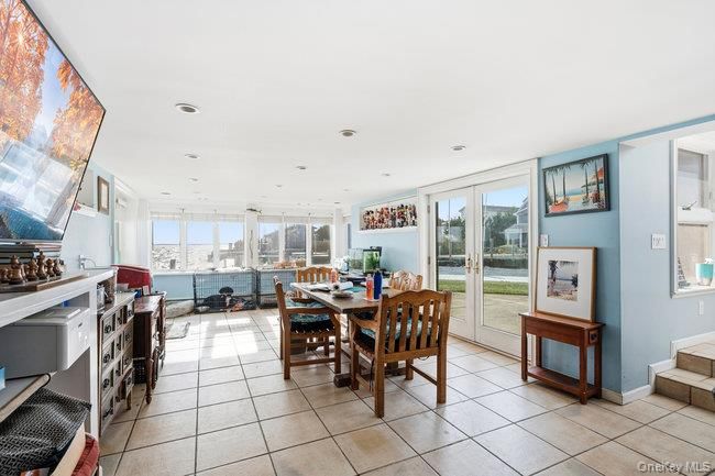Dining room, Interior, Recessed Lighting