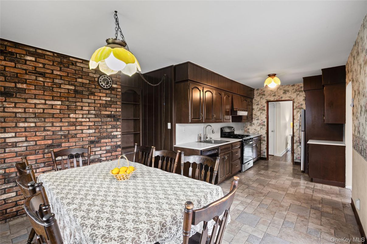 Dining room, Interior, Kitchen, Pendant Lights, Stone Walls