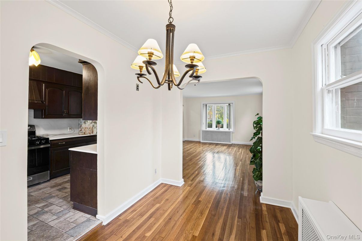 Chandelier, Interior, Kitchen, Wood Texture Flooring