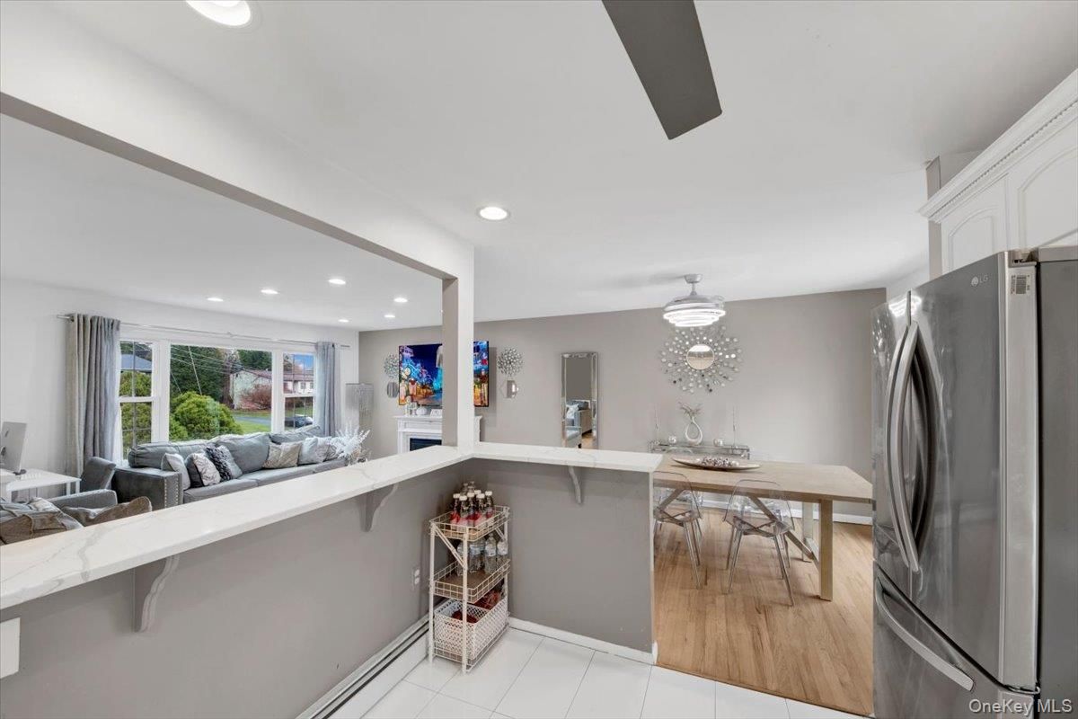 Chandelier, Dining room, Interior, Kitchen, Living room, Recessed Lighting, Wood Texture Flooring