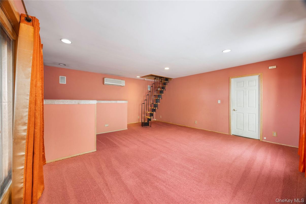 Empty room, Interior, Recessed Lighting