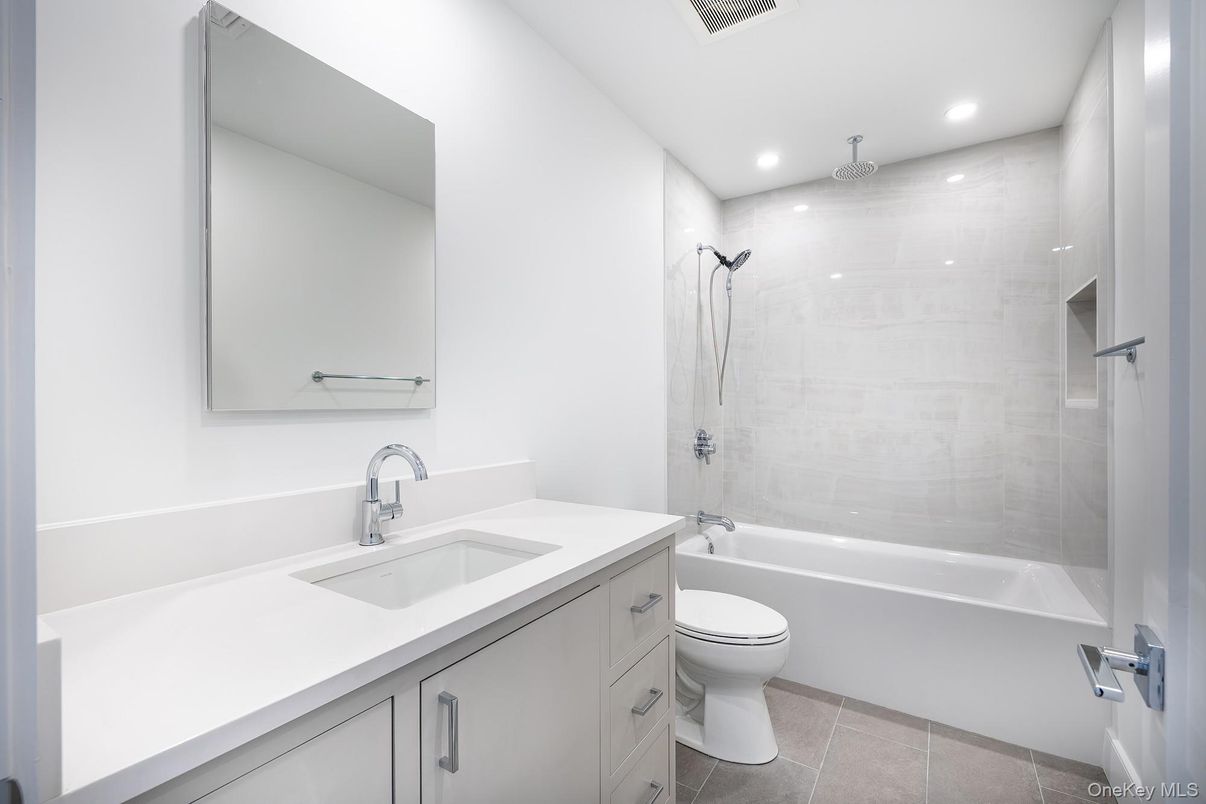 Bathroom, Interior, Recessed Lighting