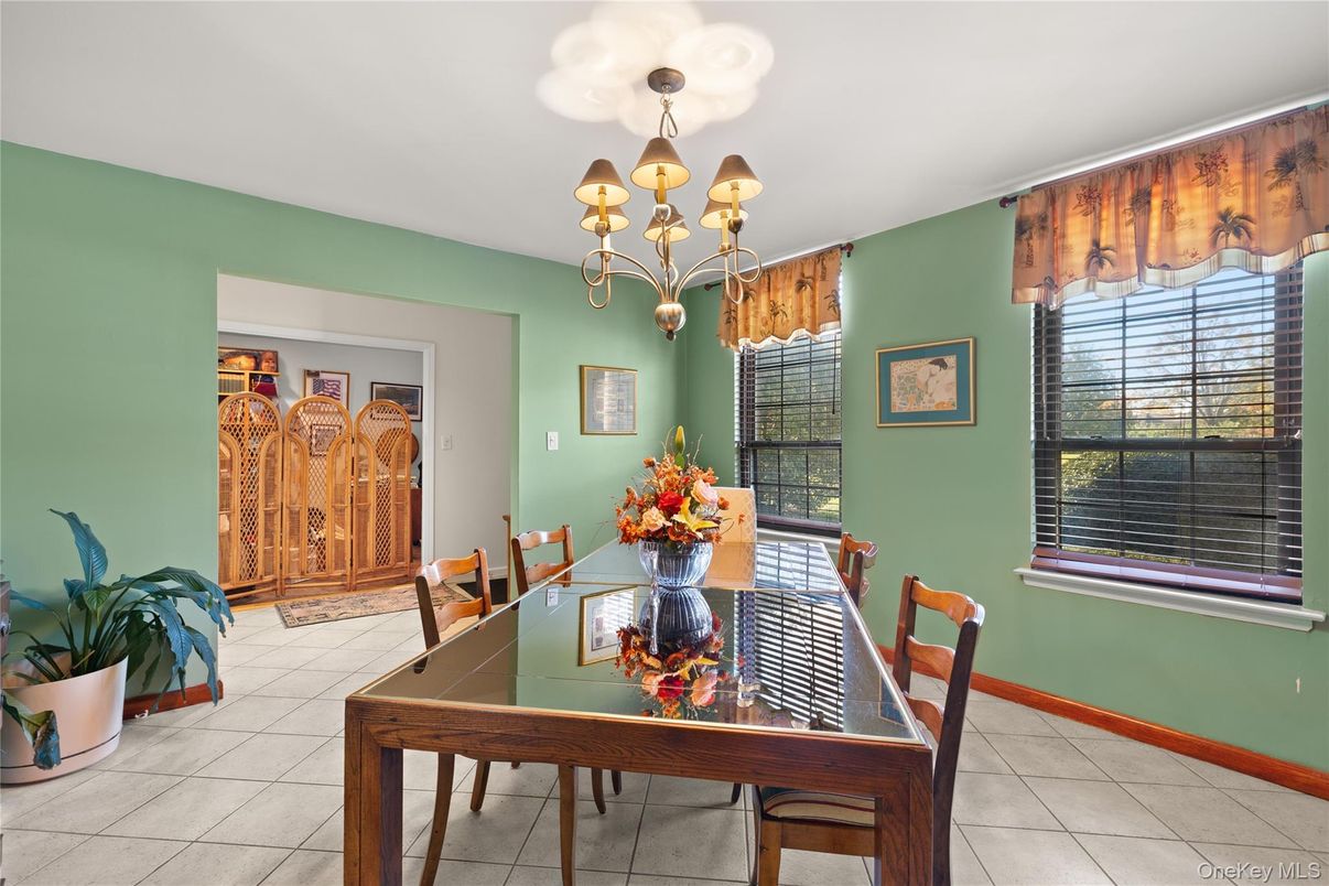 Chandelier, Dining room, Interior