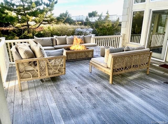 Exterior, Wood Texture Flooring