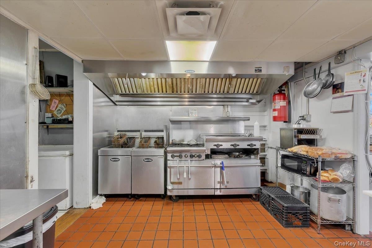 Interior, Kitchen, Stainless Steel Appliances, Washer