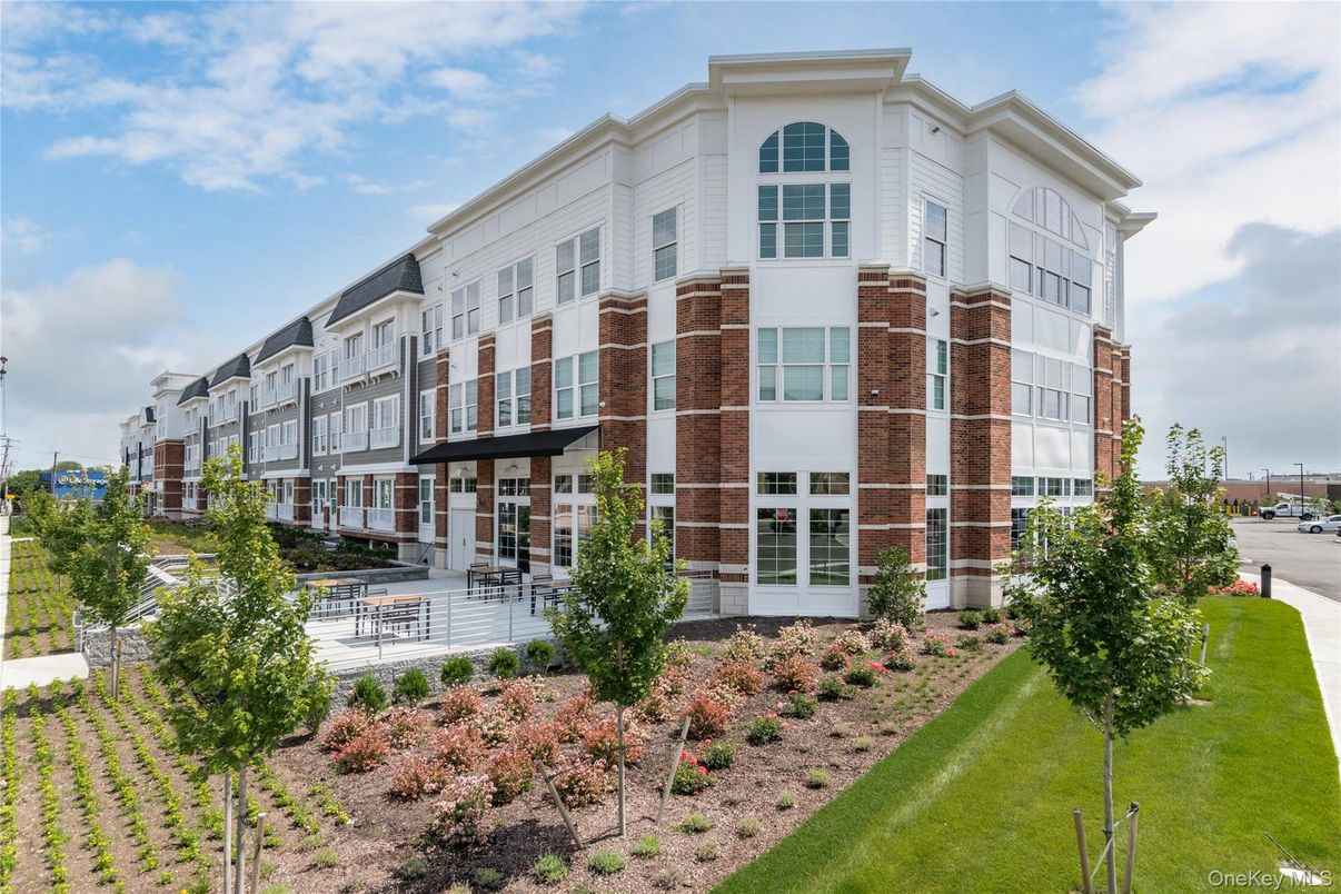 Exterior, Facade, Brick Facade, Rowhouse