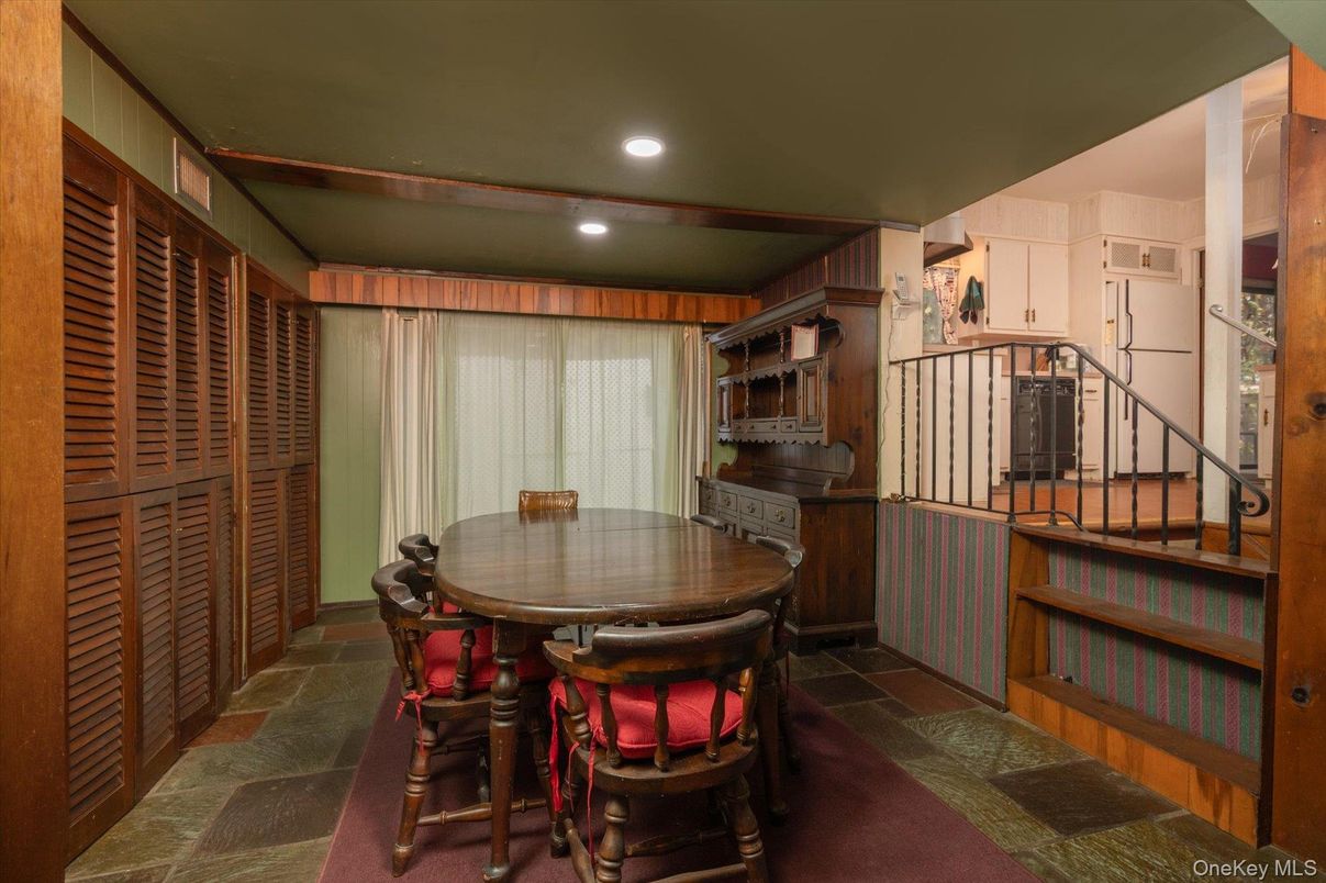 Dining room, Interior, Recessed Lighting