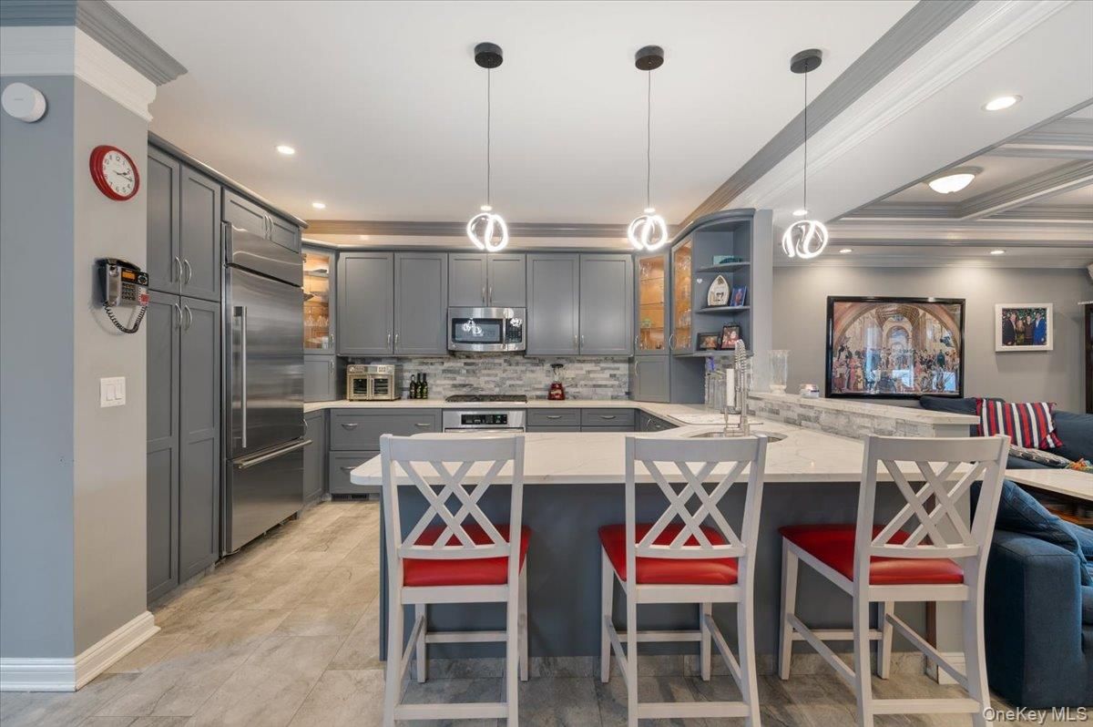 Interior, Kitchen, Pendant Lights, Recessed Lighting, Stainless Steel Appliances
