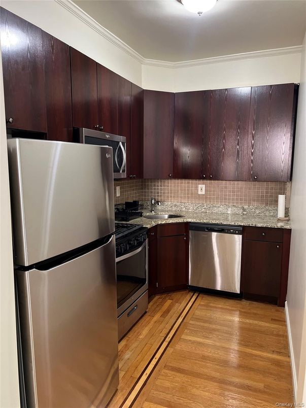 Interior, Kitchen, Stainless Steel Appliances, Wood Texture Flooring