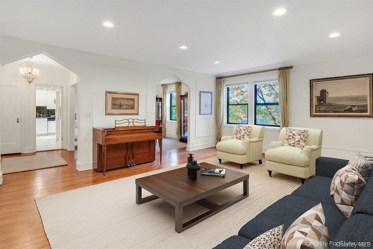 Chandelier, Interior, Living room, Piano, Recessed Lighting, Wood Texture Flooring