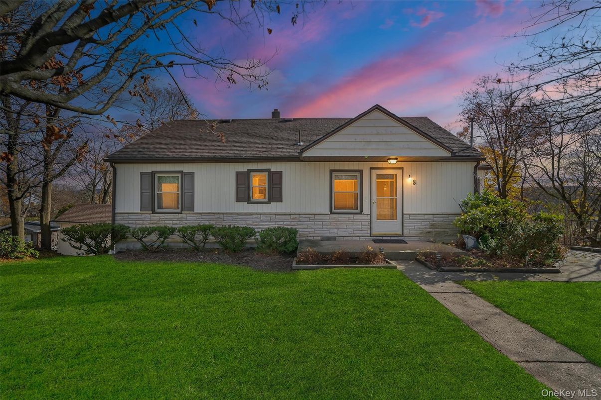 Exterior, Facade, Farmhouse