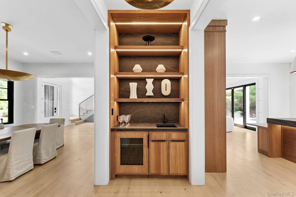 Interior, Recessed Lighting, Wood Texture Flooring