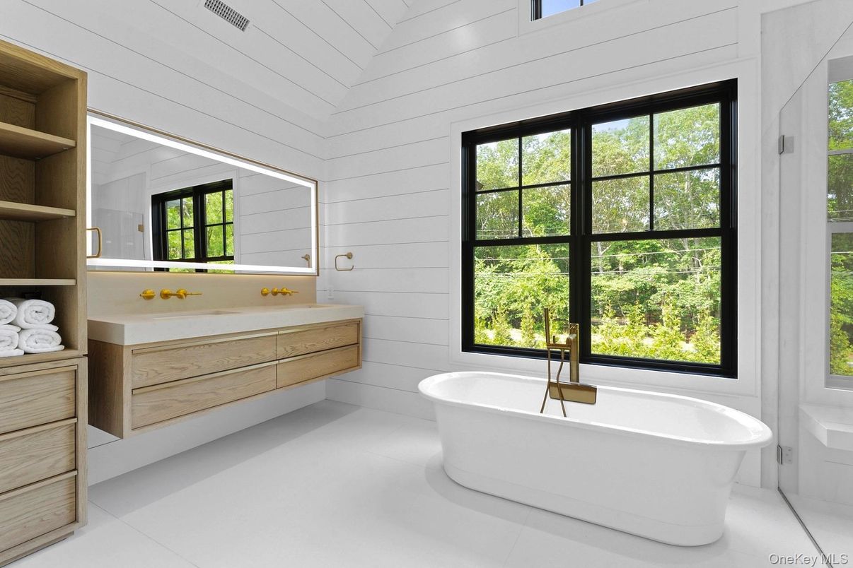 Bathroom, Free Standing Baths, Interior