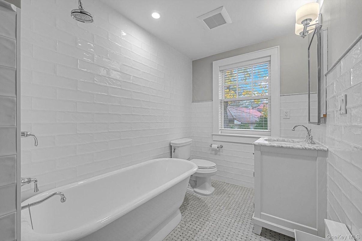 Bathroom, Free Standing Baths, Interior, Recessed Lighting