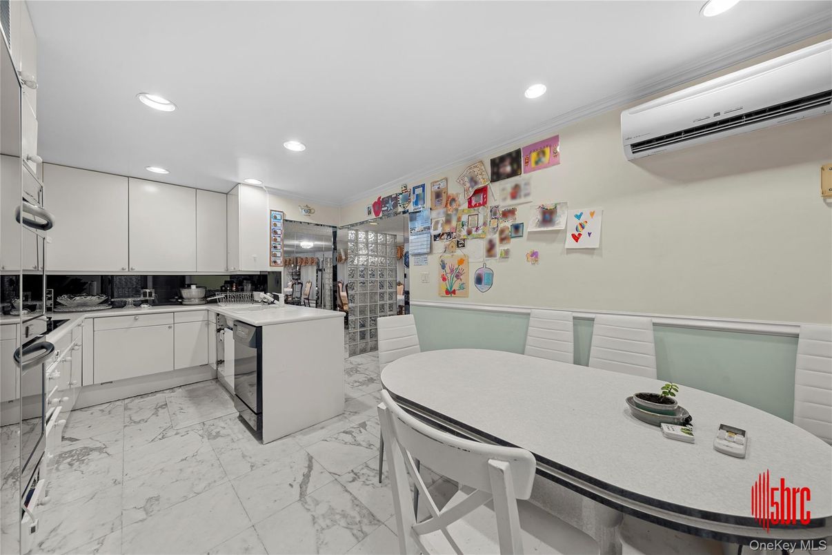 Dining room, Interior, Kitchen, Marble, Recessed Lighting