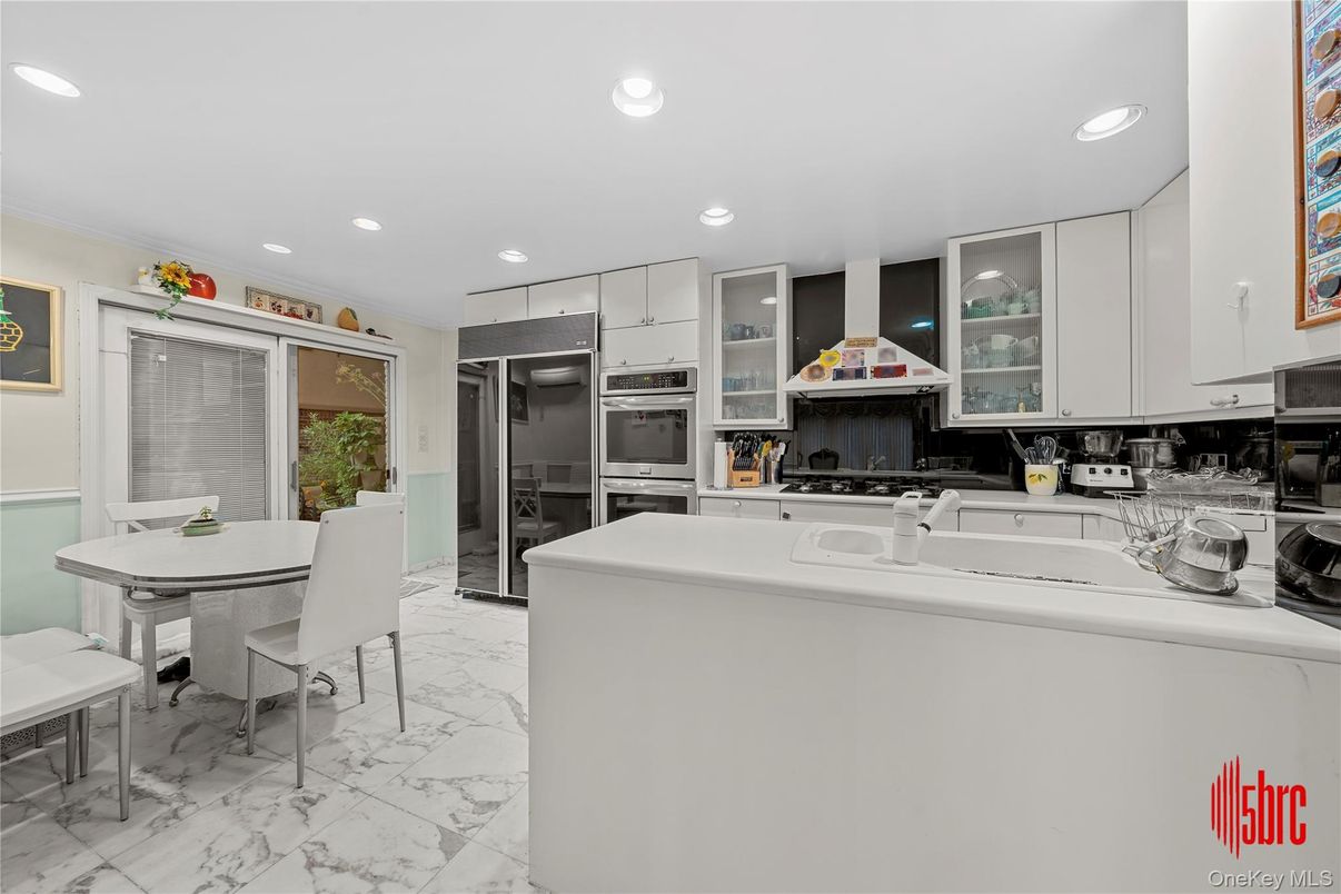 Dining room, Interior, Kitchen, Marble, Recessed Lighting, Stainless Steel Appliances