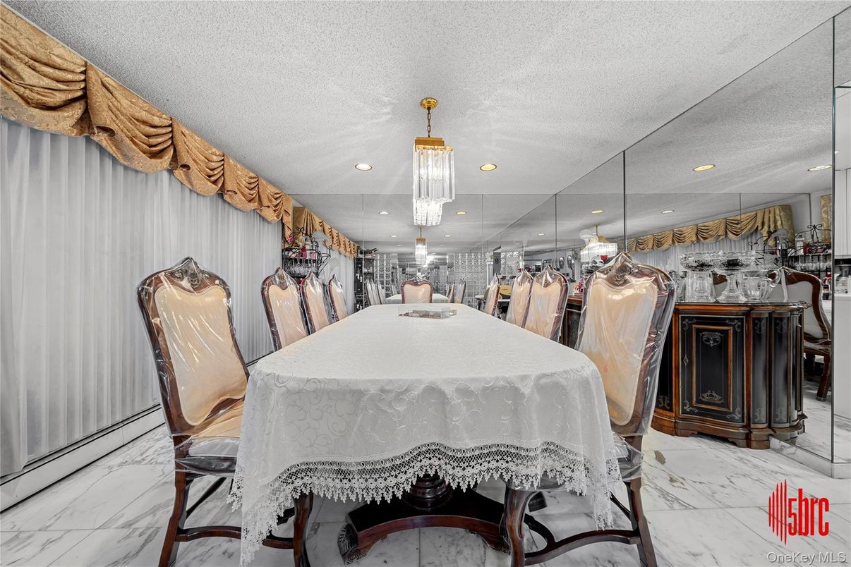 Dining room, Interior, Marble, Recessed Lighting