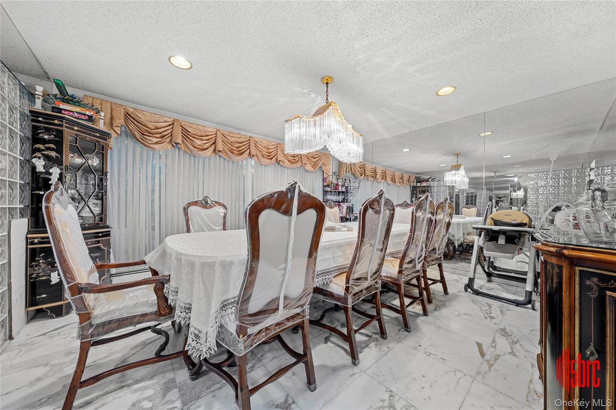 Chandelier, Dining room, Interior, Marble, Recessed Lighting