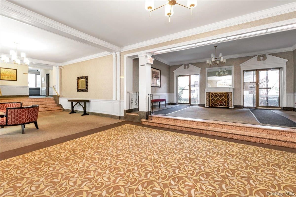 Chandelier, Interior