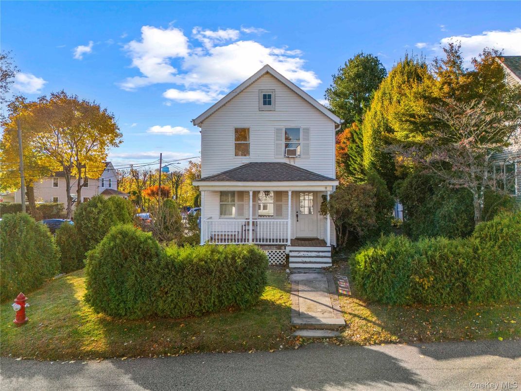 Backyard, Exterior, Facade, Queen Anne Victorian