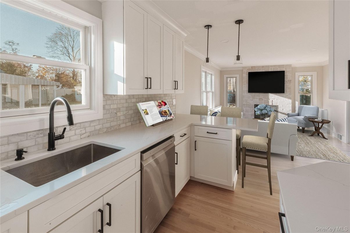 Dining room, Interior, Kitchen, Living room, Pendant Lights, Stainless Steel Appliances, Wood Texture Flooring