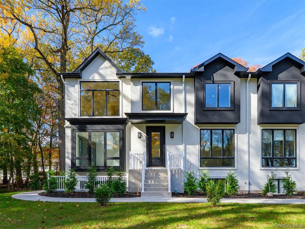 Exterior, Facade, Farmhouse