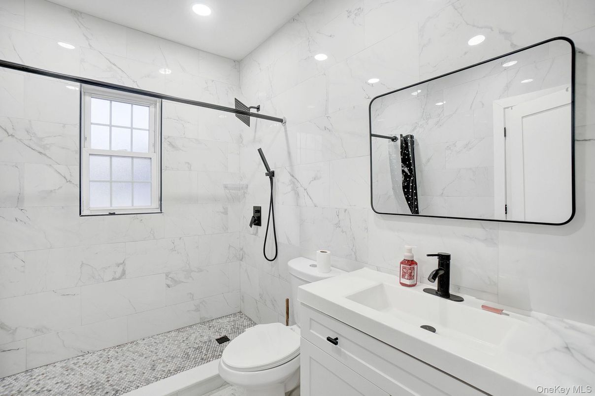 Bathroom, Interior, Marble Walls, Recessed Lighting