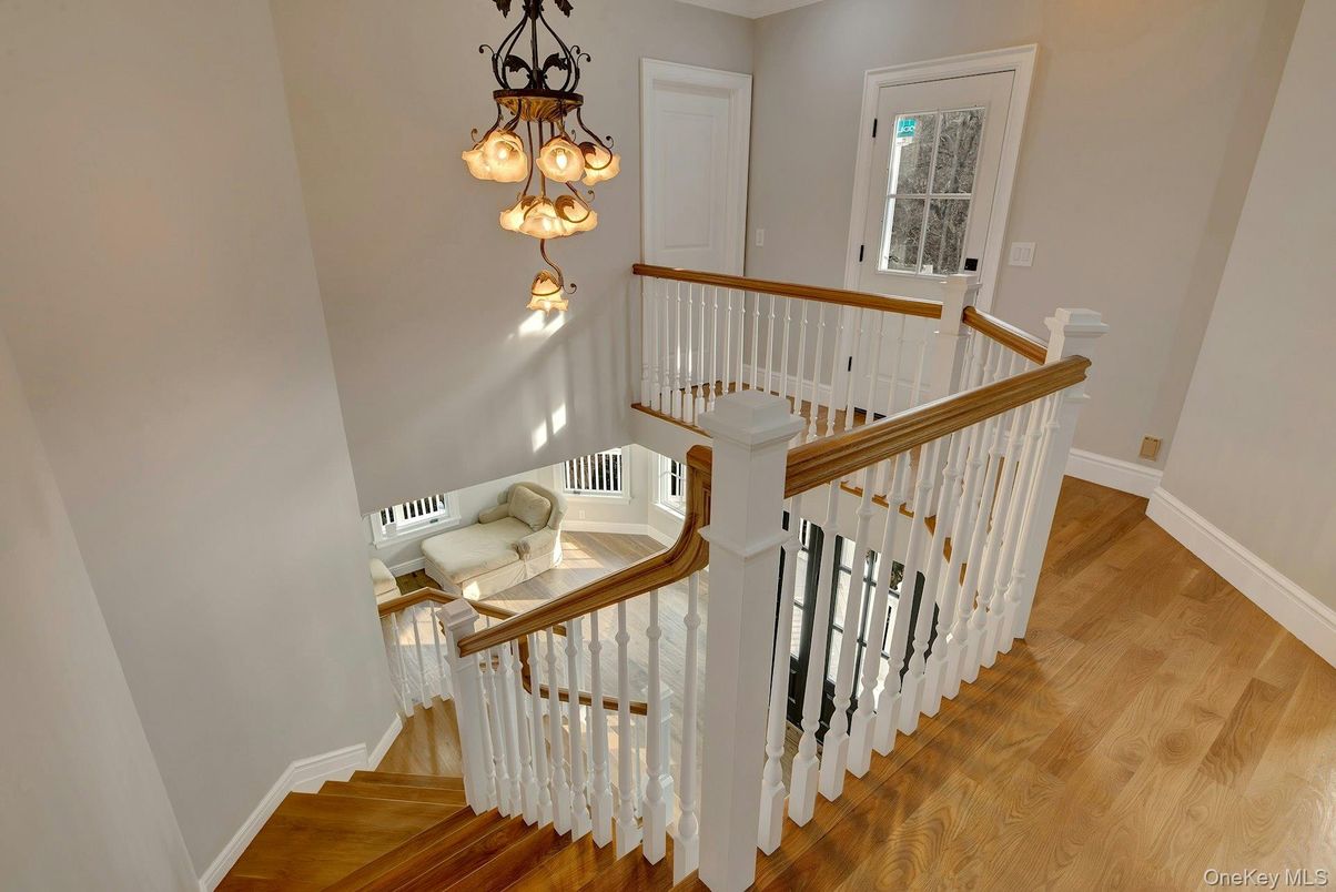 Interior, Pendant Lights, Wood Texture Flooring