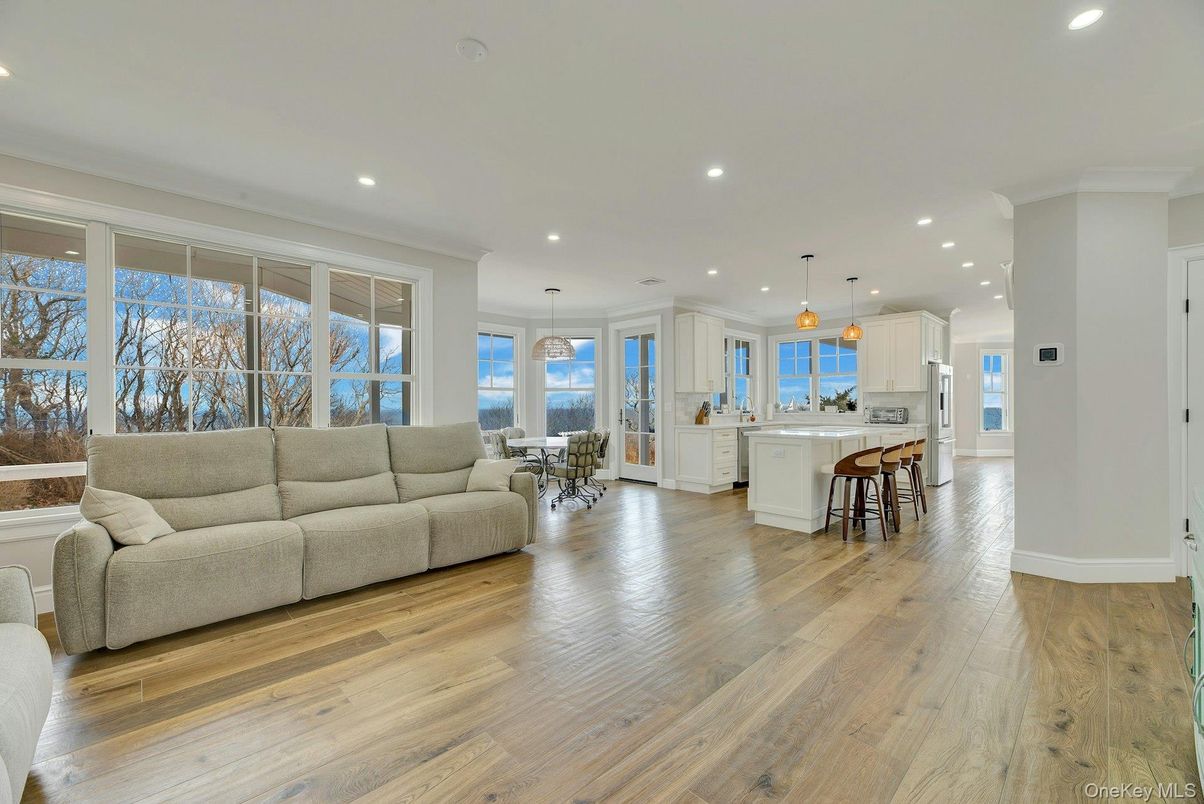 Dining room, Interior, Kitchen, Living room, Pendant Lights, Recessed Lighting, Wood Texture Flooring