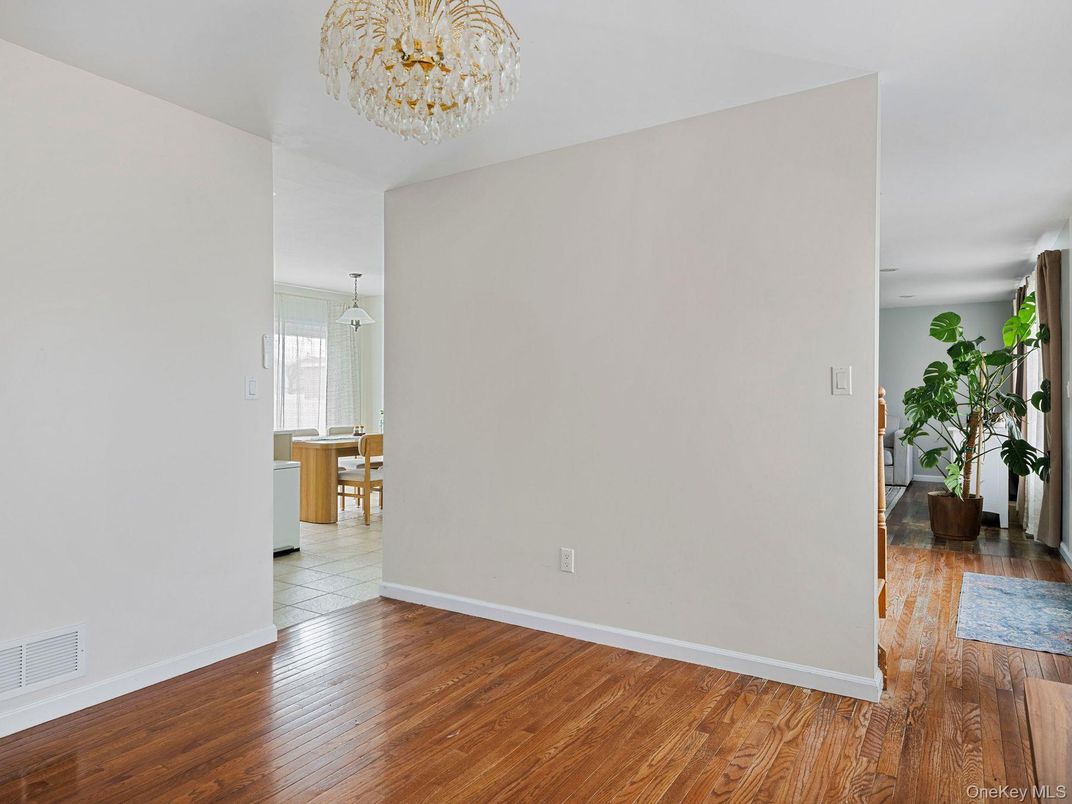 Chandelier, Empty room, Interior, Wood Texture Flooring