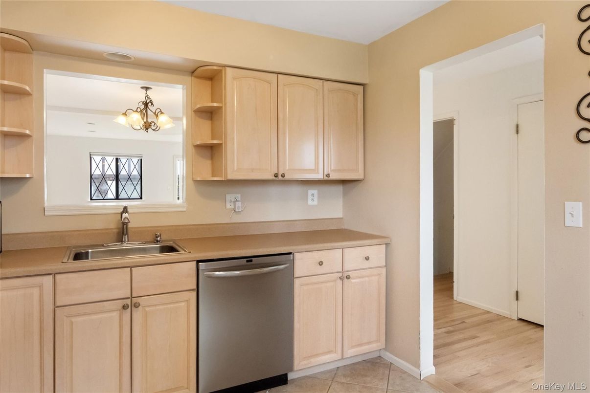 Chandelier, Interior, Kitchen, Wood Texture Flooring