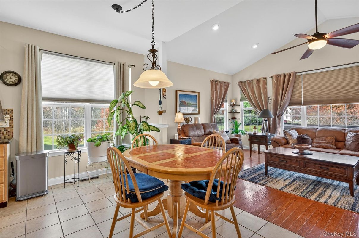 Dining room, Interior, Living room, Pendant Lights, Recessed Lighting