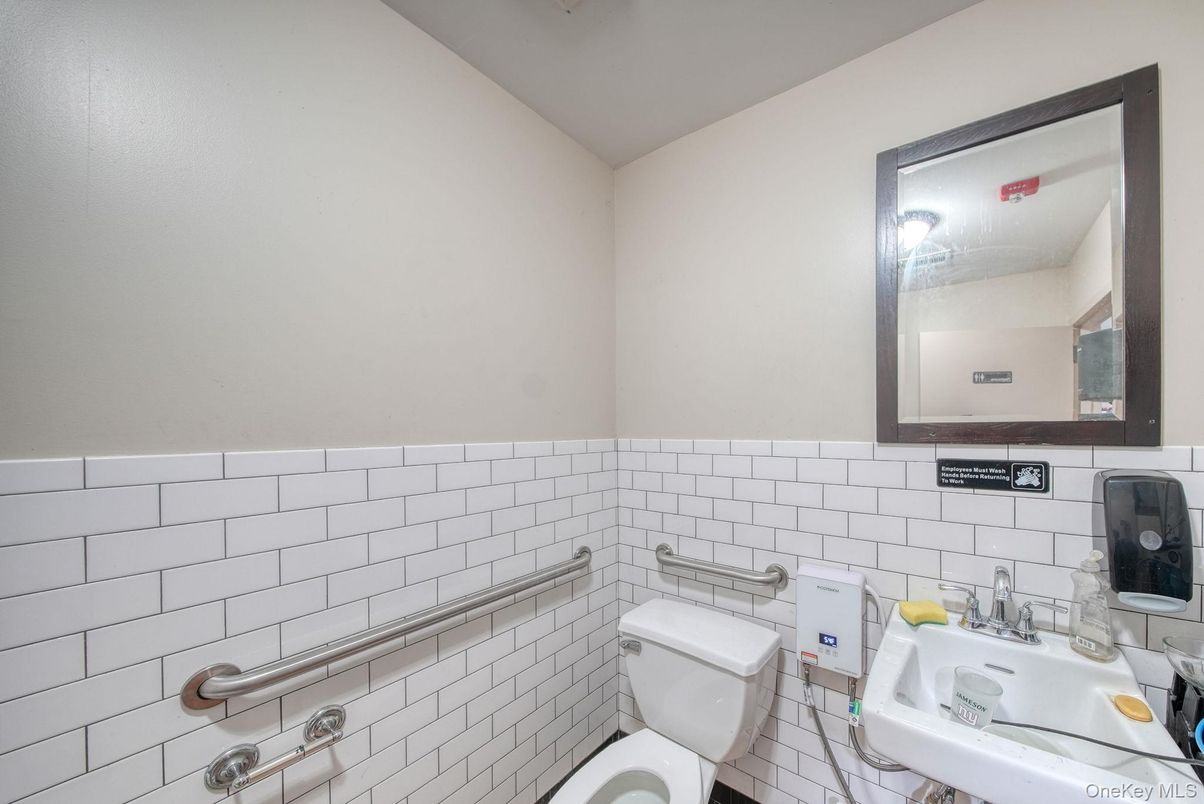 Bathroom, Interior, Tile Countertops