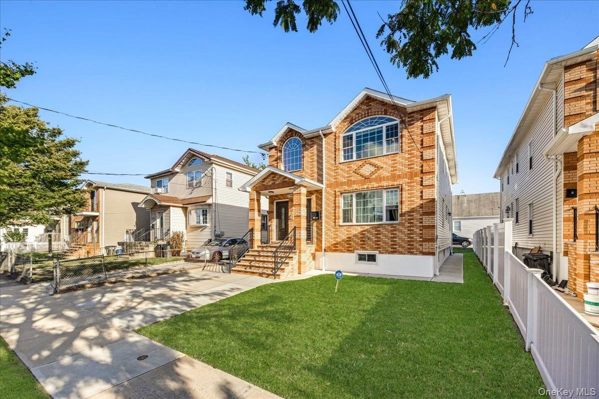 Exterior, Facade, Brick Facade, Cape Cod