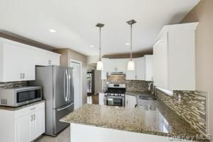 Interior, Kitchen, Pendant Lights, Recessed Lighting, Stainless Steel Appliances