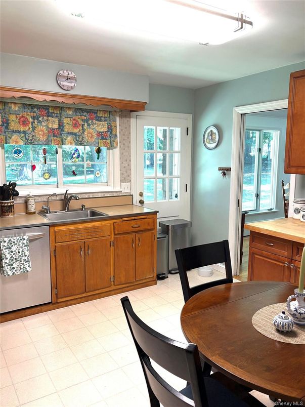 Dining room, Interior, Kitchen, Stainless Steel Appliances