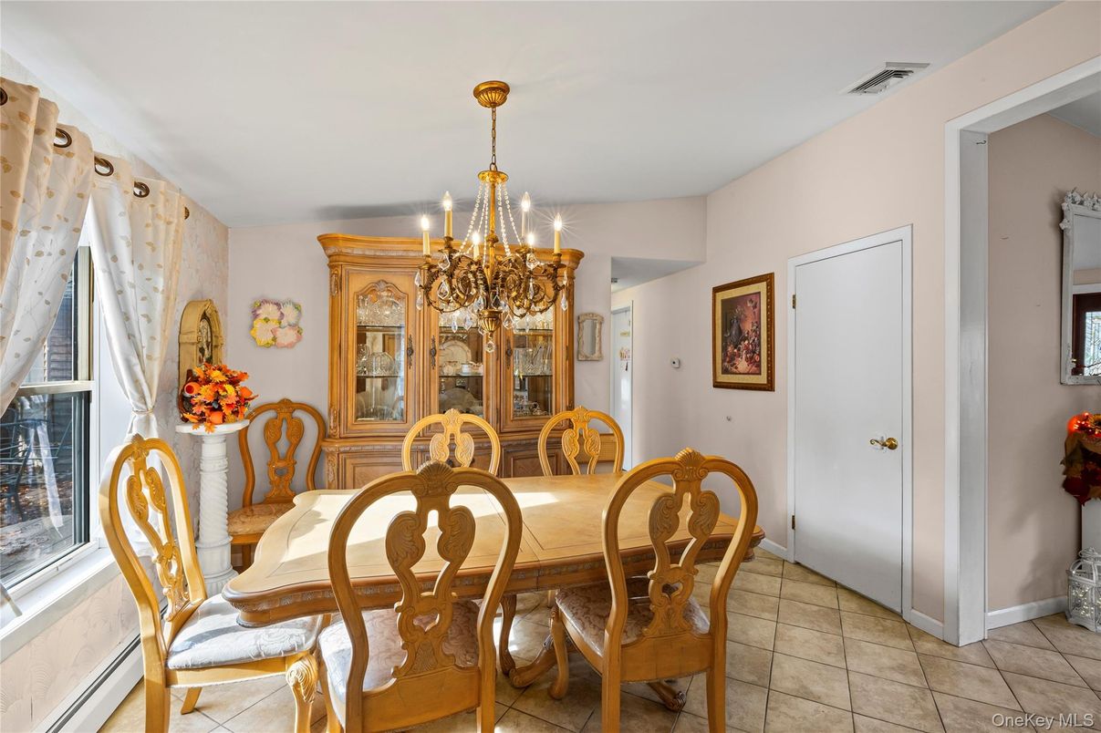 Chandelier, Dining room, Interior