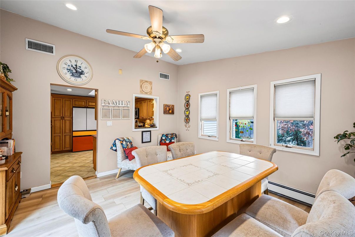 Dining room, Interior, Kitchen, Recessed Lighting, Wood Texture Flooring