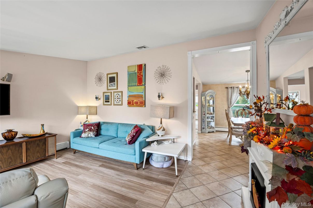 Chandelier, Dining room, Interior, Living room, Wood Texture Flooring