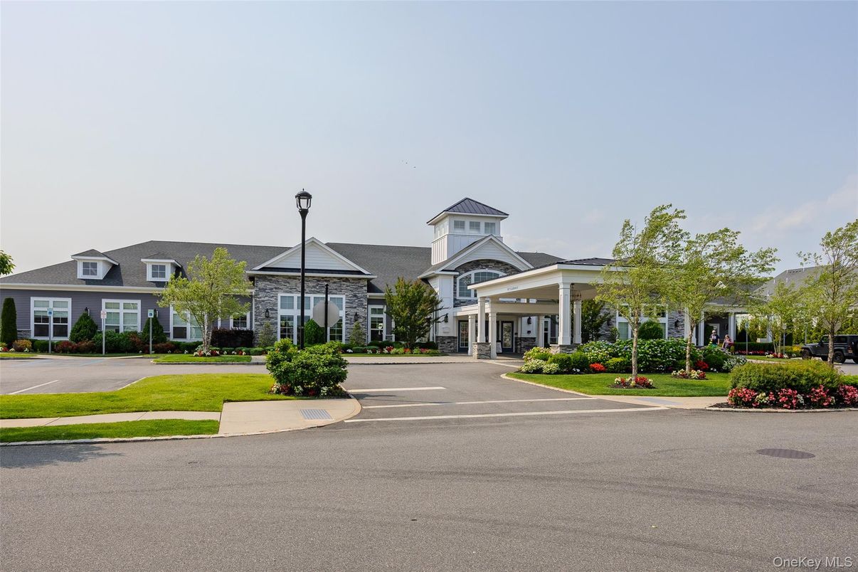 Exterior, Facade, French Provincial