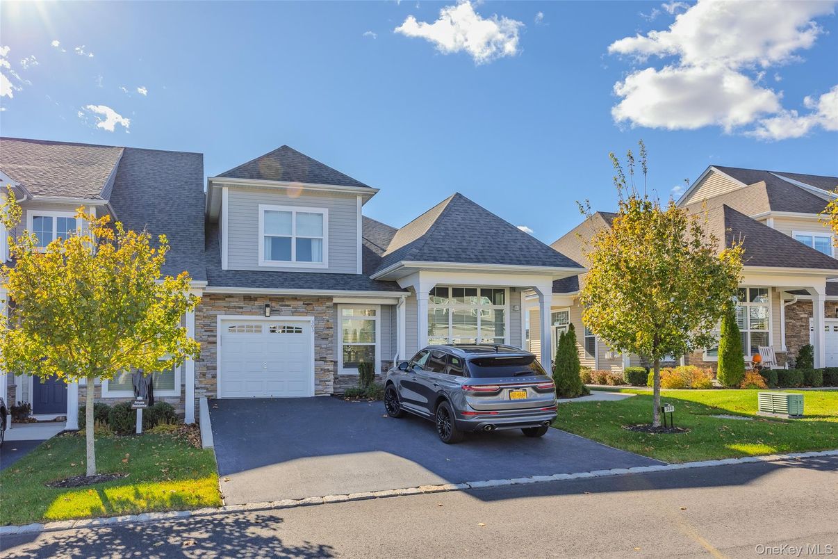 Attached, Exterior, Facade, Cape Cod