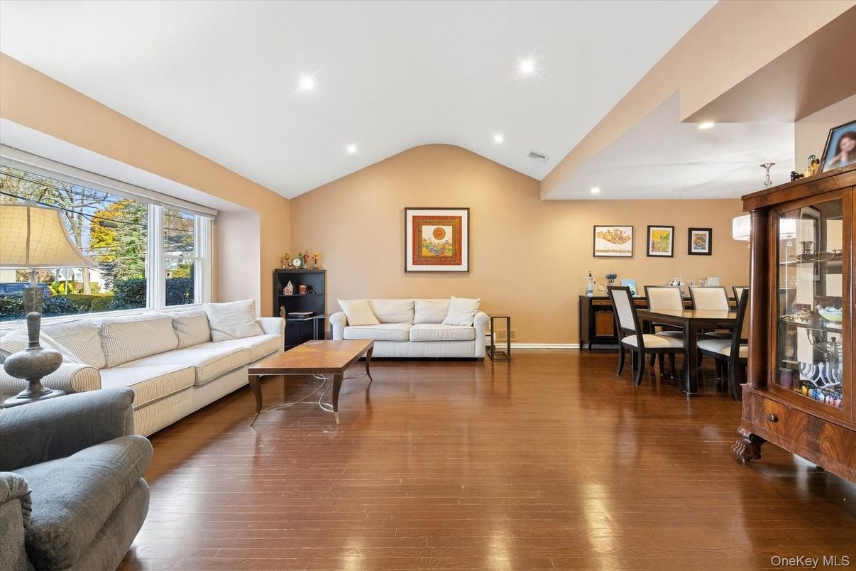 Dining room, Interior, Living room, Recessed Lighting, Wood Texture Flooring